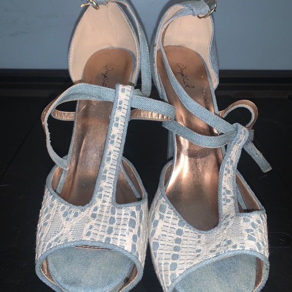 Heels - Picture 2 of 2